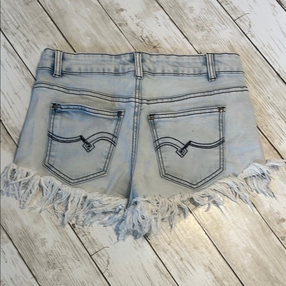 HOT KISS 💋 Junior Frayed Denim cutoff Shorts size 7 - Picture 2 of 9